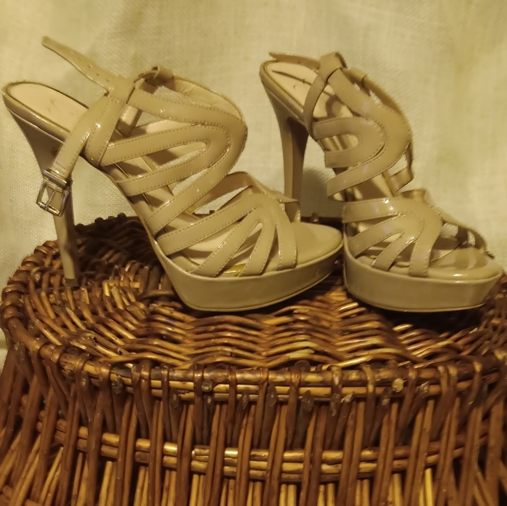 Jessica Simpson tan heels with strap and clasp